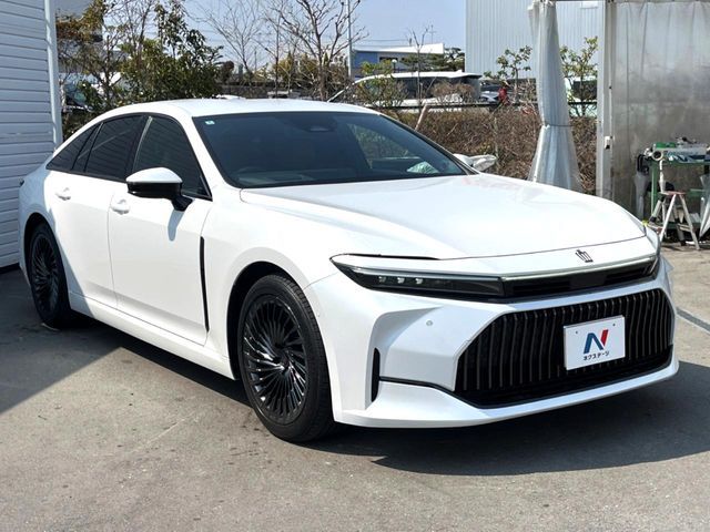 TOYOTA CROWN SEDAN HYBRID 2024 Image 31