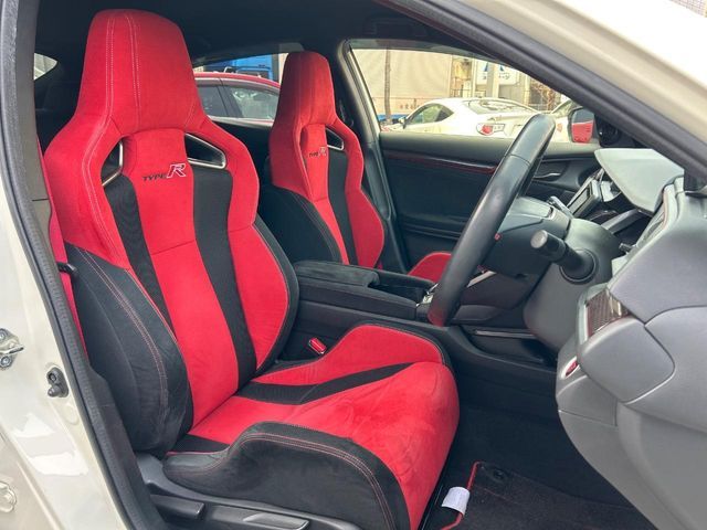 HONDA CIVIC HATCHBACK 2018 Image 31