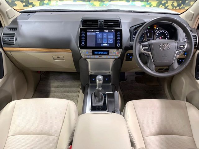 TOYOTA LANDCRUISER PRADO 2023 Image 31