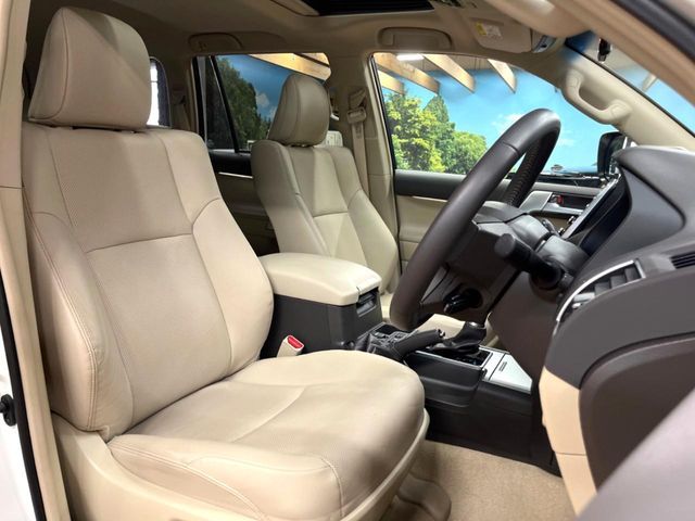 TOYOTA LANDCRUISER PRADO 2023 Image 31