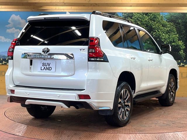 TOYOTA LANDCRUISER PRADO 2023 Image 31