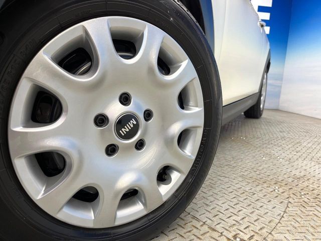 BMW MINI ONE 2018 Image 31