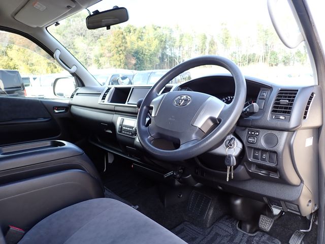 TOYOTA HIACE WAGON 2017 Image 31