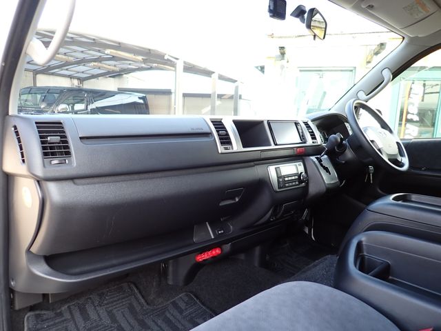 TOYOTA HIACE WAGON 2017 Image 31