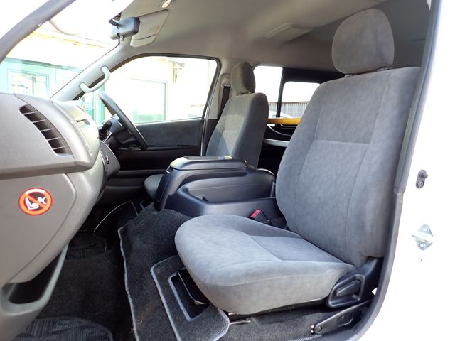 TOYOTA HIACE WAGON 2017 Image 31