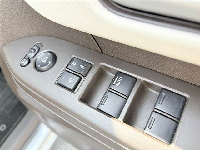 HONDA N BOX 2022 Image 31