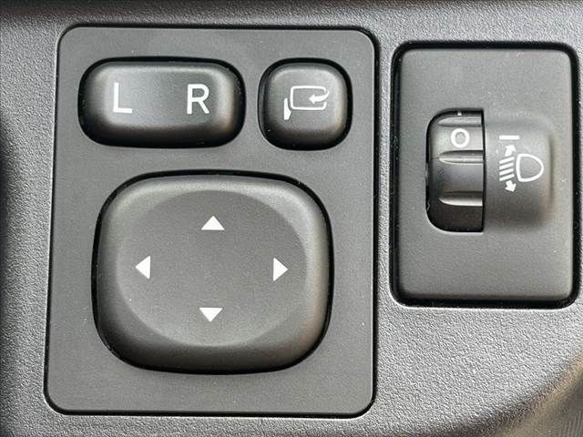 TOYOTA AQUA 2014 Image 31