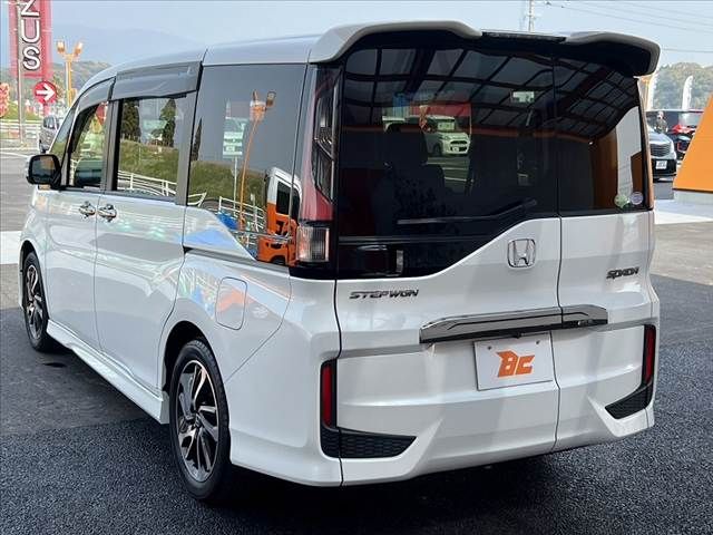 HONDA STEPWAGON SPADA 2015 Image 31