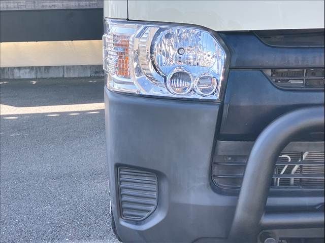 TOYOTA REGIUSACE VAN 1.25T 2017 Image 31