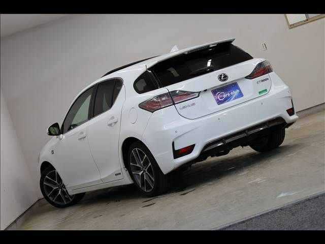 TOYOTA LEXUS CT200H 2014 Image 31