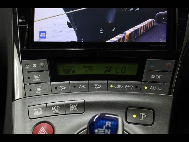 TOYOTA PRIUS 2014 Image 31