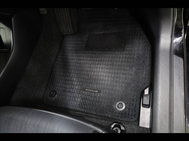 TOYOTA PRIUS 2014 Image 31