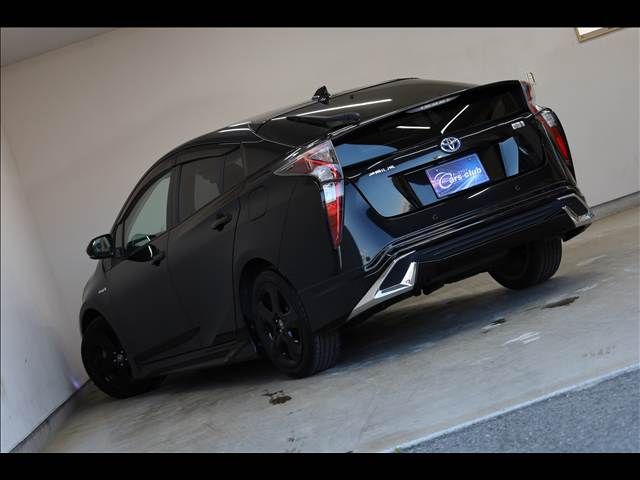 TOYOTA PRIUS 2018 Image 31