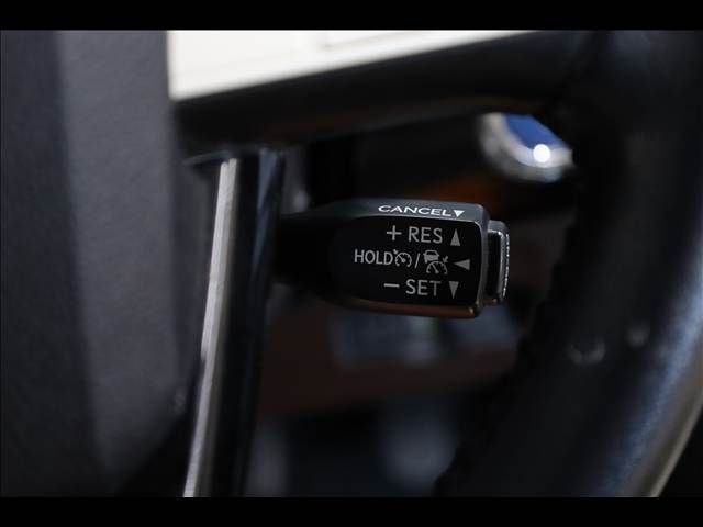 TOYOTA PRIUS 2018 Image 31