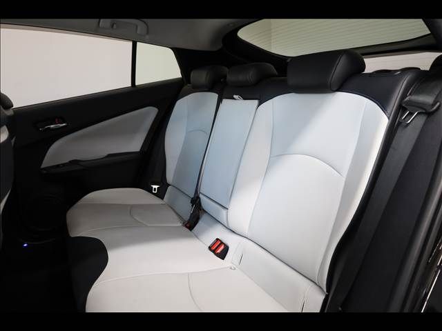 TOYOTA PRIUS 2018 Image 31