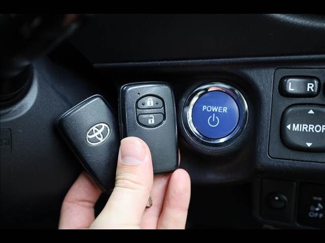 TOYOTA AQUA 2012 Image 31