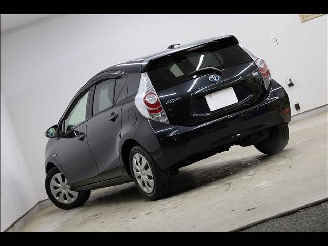 TOYOTA AQUA 2012 Image 31