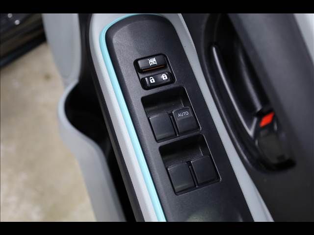 TOYOTA AQUA 2012 Image 31