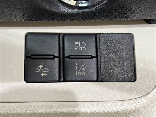 TOYOTA SIENTA HYBRID 2015 Image 31