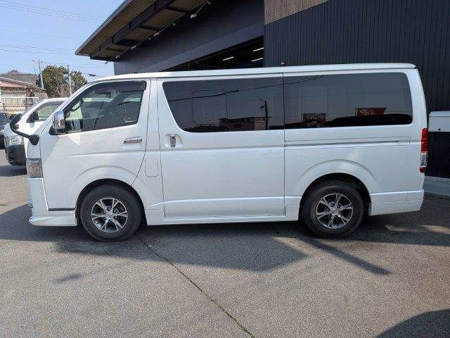 TOYOTA HIACE VAN 2WD 2021 Image 31