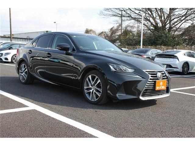 TOYOTA LEXUS IS200T 2017 Image 31