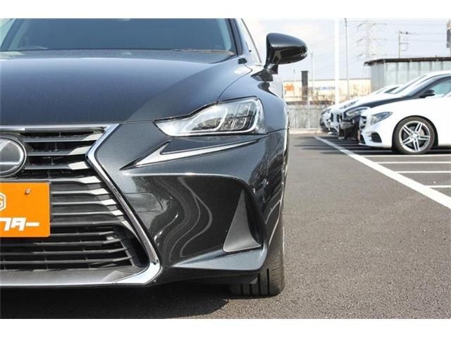 TOYOTA LEXUS IS200T 2017 Image 31