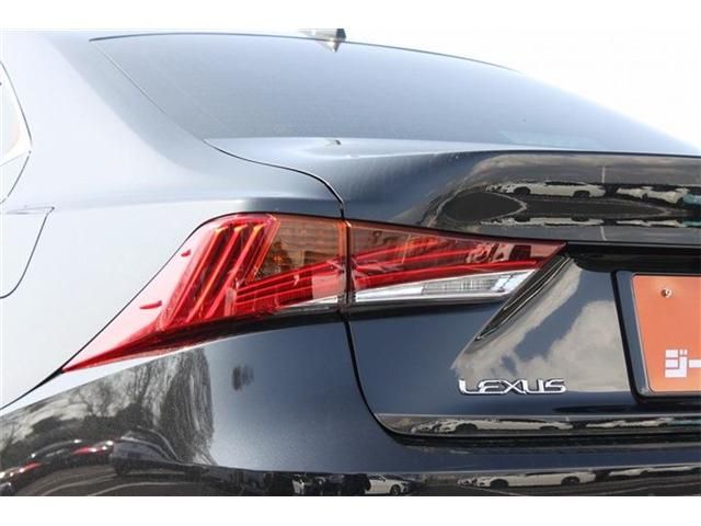 TOYOTA LEXUS IS200T 2017 Image 31