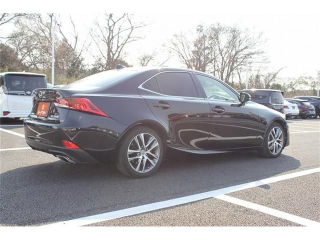 TOYOTA LEXUS IS200T 2017 Image 31