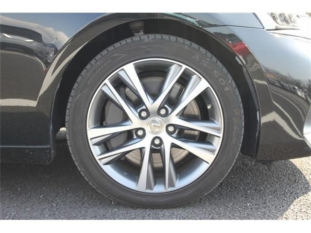 TOYOTA LEXUS IS200T 2017 Image 31