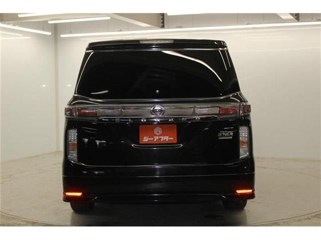 NISSAN ELGRAND 2015 Image 31