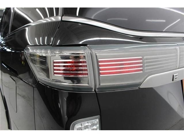 NISSAN ELGRAND 2015 Image 31