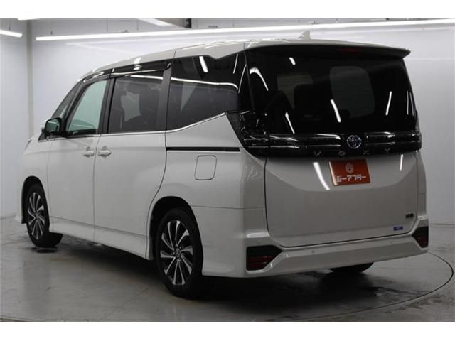 TOYOTA VOXY HYBRID 2022 Image 31