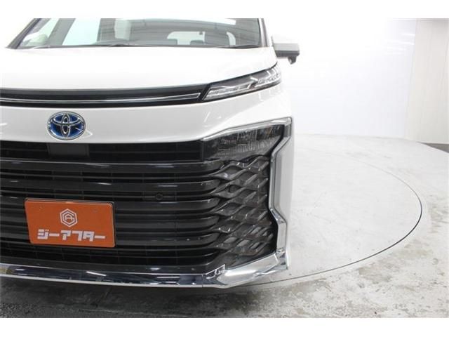 TOYOTA VOXY HYBRID 2022 Image 31