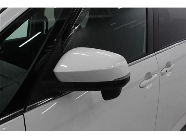 TOYOTA VOXY HYBRID 2022 Image 31