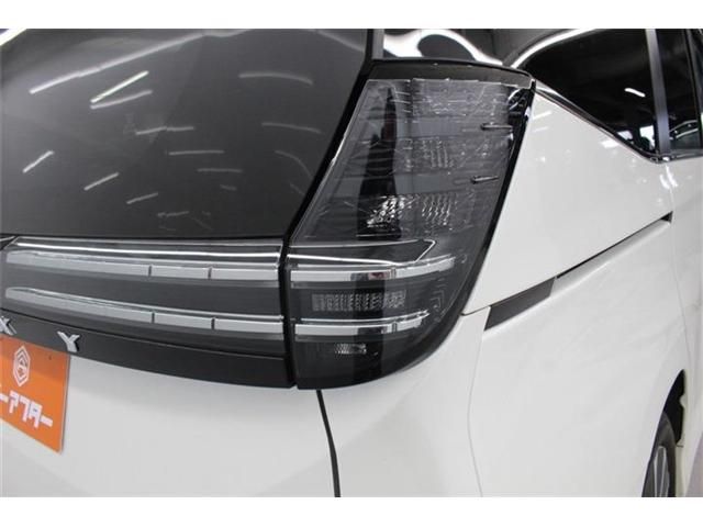 TOYOTA VOXY HYBRID 2022 Image 31