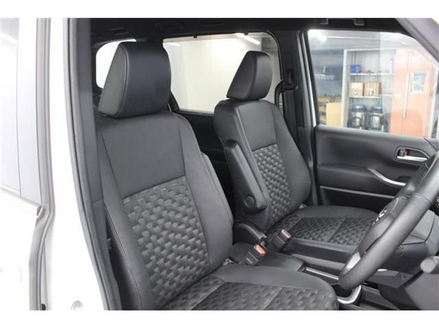 TOYOTA VOXY HYBRID 2022 Image 31