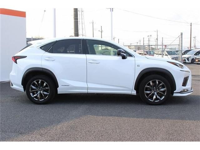 TOYOTA LEXUS NX300H 2018 Image 31