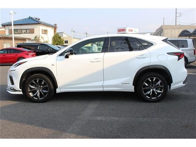 TOYOTA LEXUS NX300H 2018 Image 31