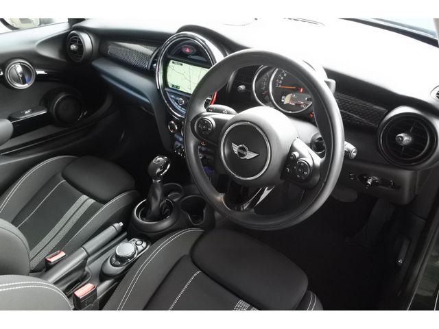 BMW MINI COOPER SD 2017 Image 31