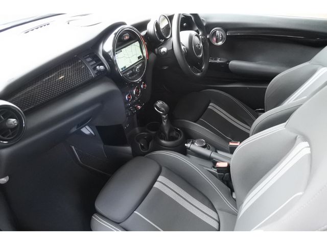 BMW MINI COOPER SD 2017 Image 31