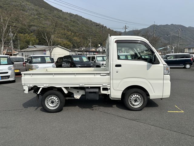 DAIHATSU HIJET TRUCK 4WD 2016 Image 31