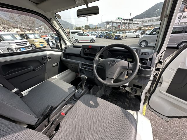 DAIHATSU HIJET TRUCK 4WD 2016 Image 31