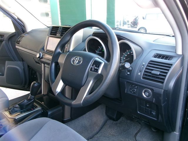 TOYOTA LANDCRUISER PRADO 2013 Image 31