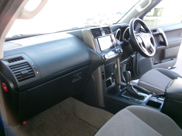 TOYOTA LANDCRUISER PRADO 2013 Image 31