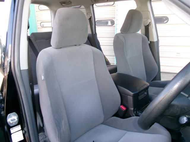 TOYOTA LANDCRUISER PRADO 2013 Image 31