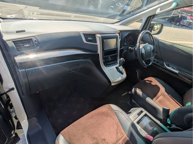 TOYOTA ALPHARD 2013 Image 31