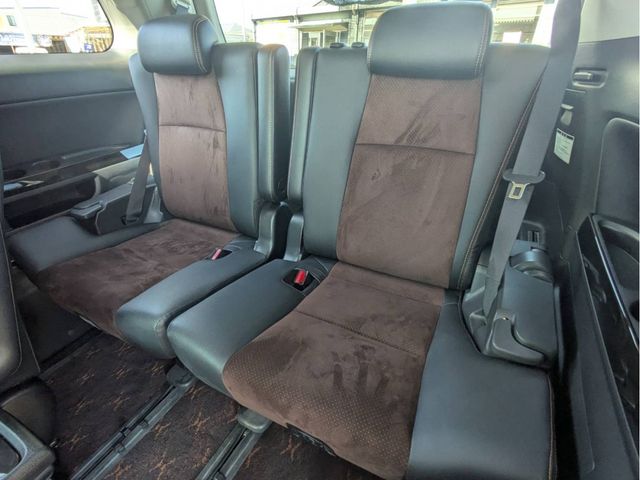 TOYOTA ALPHARD 2013 Image 31