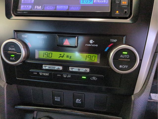 TOYOTA CAMRY HYBRID 2012 Image 31