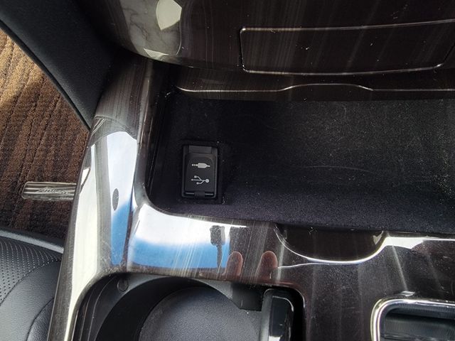 TOYOTA CROWN SEDAN HYBRID 2017 Image 31