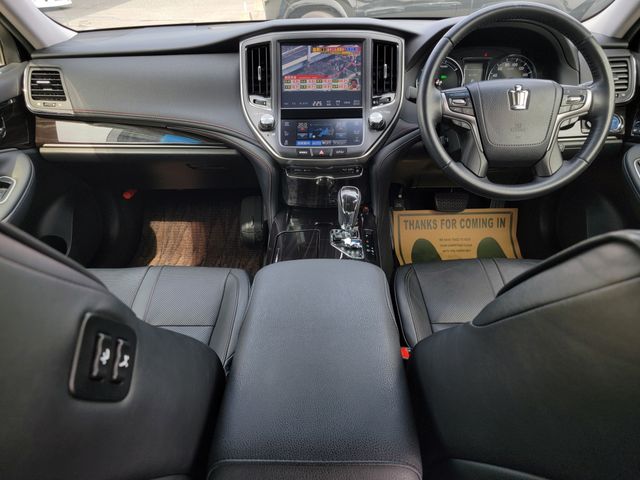 TOYOTA CROWN SEDAN HYBRID 2017 Image 31